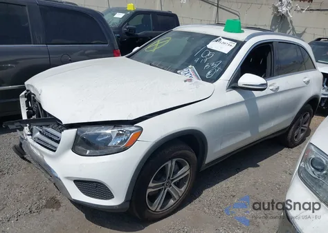 2018 Mercedes-Benz Glc 300 z USA, uszkodzony, nr VIN WDC0G4JB0JV019651